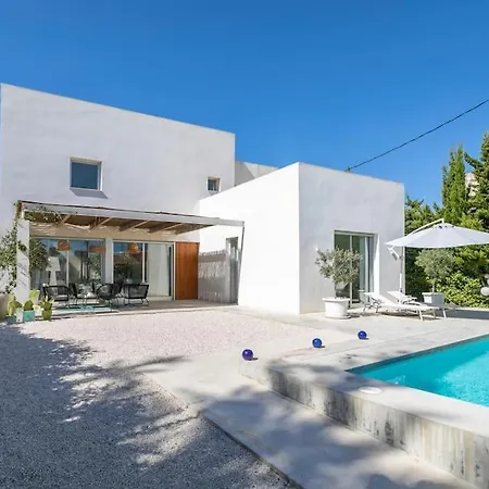 Holiday home Paloma With Private Pool, Located 350m To The Sea And Tram Station! Alicante