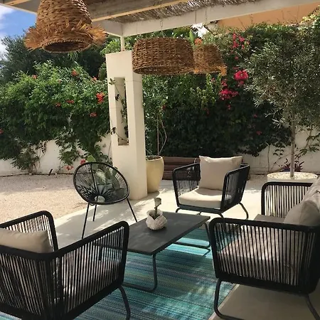 Paloma With Private Pool, Located 350m To The Sea And Tram Station! Holiday home Alicante