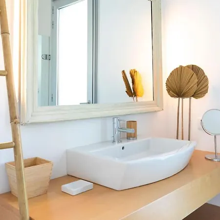 Paloma With Private Pool, Located 350m To The Sea And Tram Station!