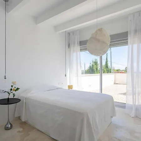 Paloma With Private Pool, Located 350m To The Sea And Tram Station! Holiday home *